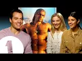 Video di  "It's very iconic!" The Witcher's Henry Cavill on *that* bath scene, Geralt's voice and meeting fans