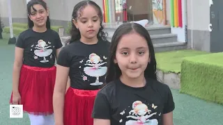 استعراض علمونا في مدرستنا الجديد دندنها