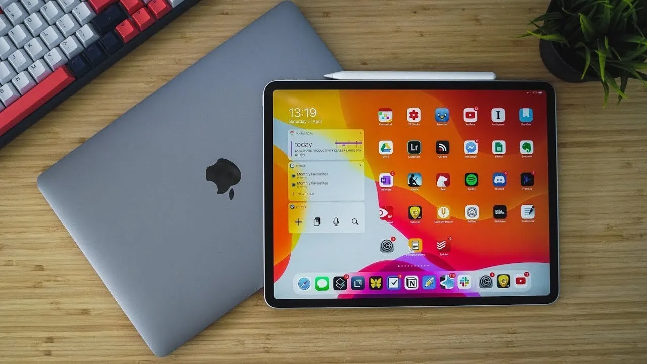 Tablet vs Laptop - Which Is Better for You? [Simple Guide]. 