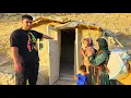 Download Lagu An extraordinary gift from a young man to a homeless mother.