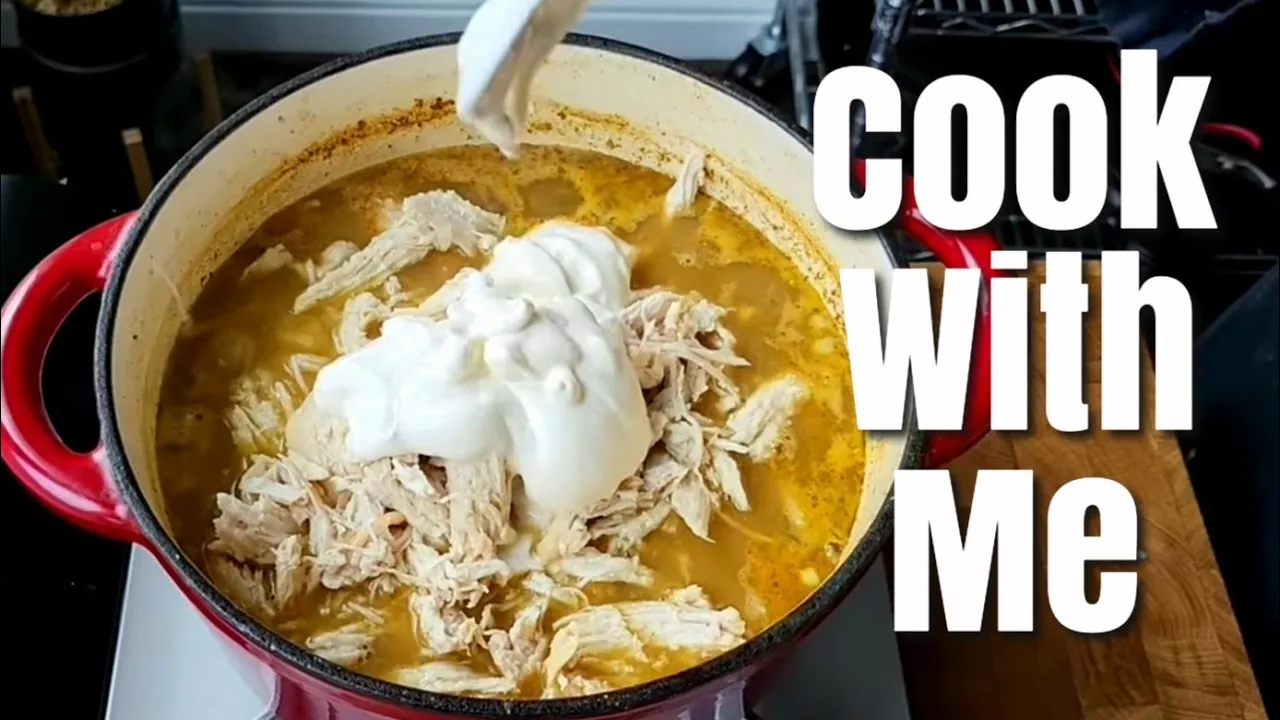Cook Dinner With Me | White Chicken Chili EASY | Simply Mamá Cooks