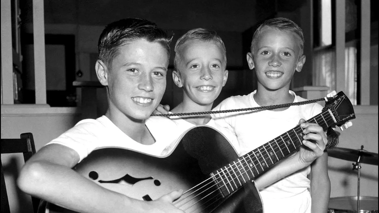 Bee Gees  "I Started a Joke"  (Legendado)