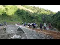 Download Lagu Cang Dao-brug (T 88) | De muur is opgevuld zodat mensen met de motor de brug over kunnen steken.