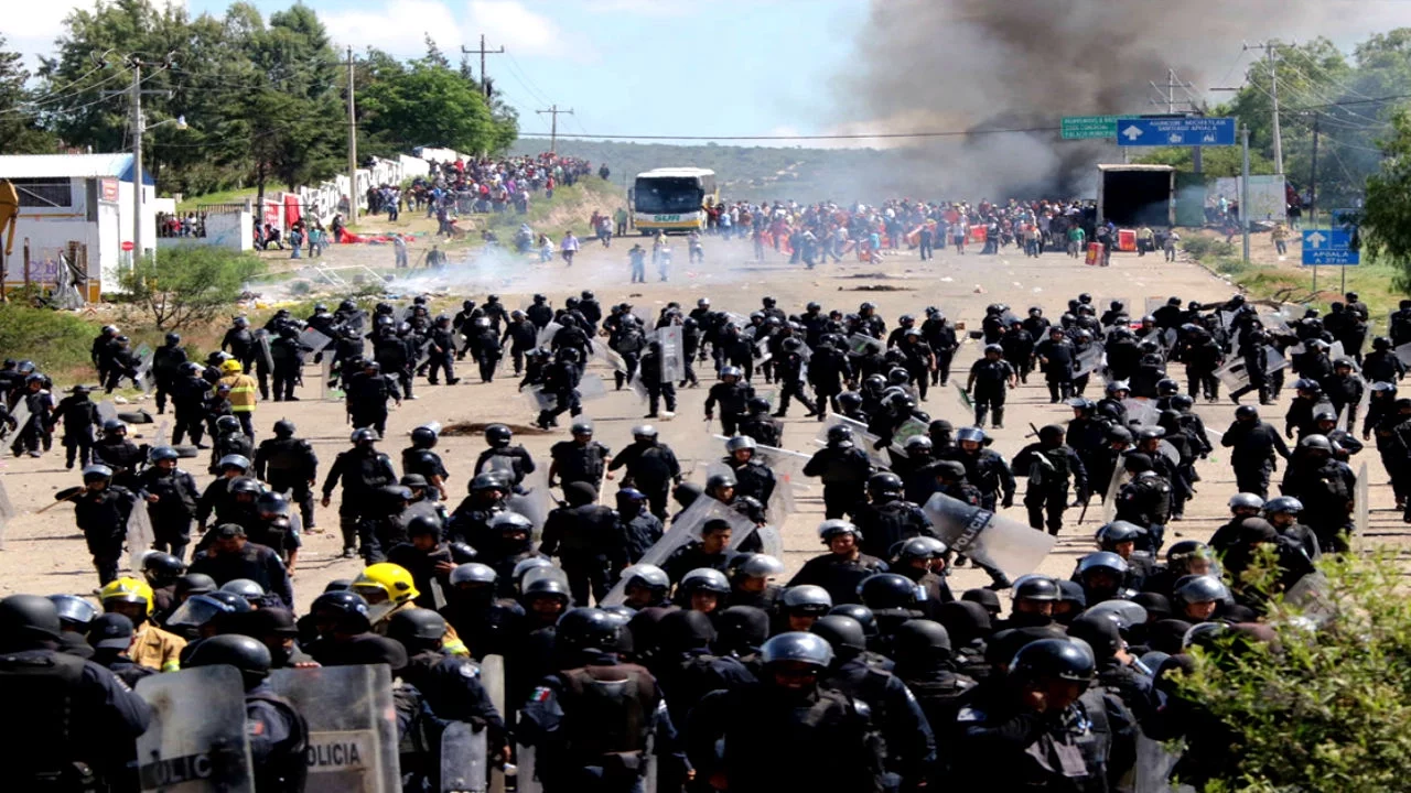 Mexican revolution continues but media remains censored on topic HD