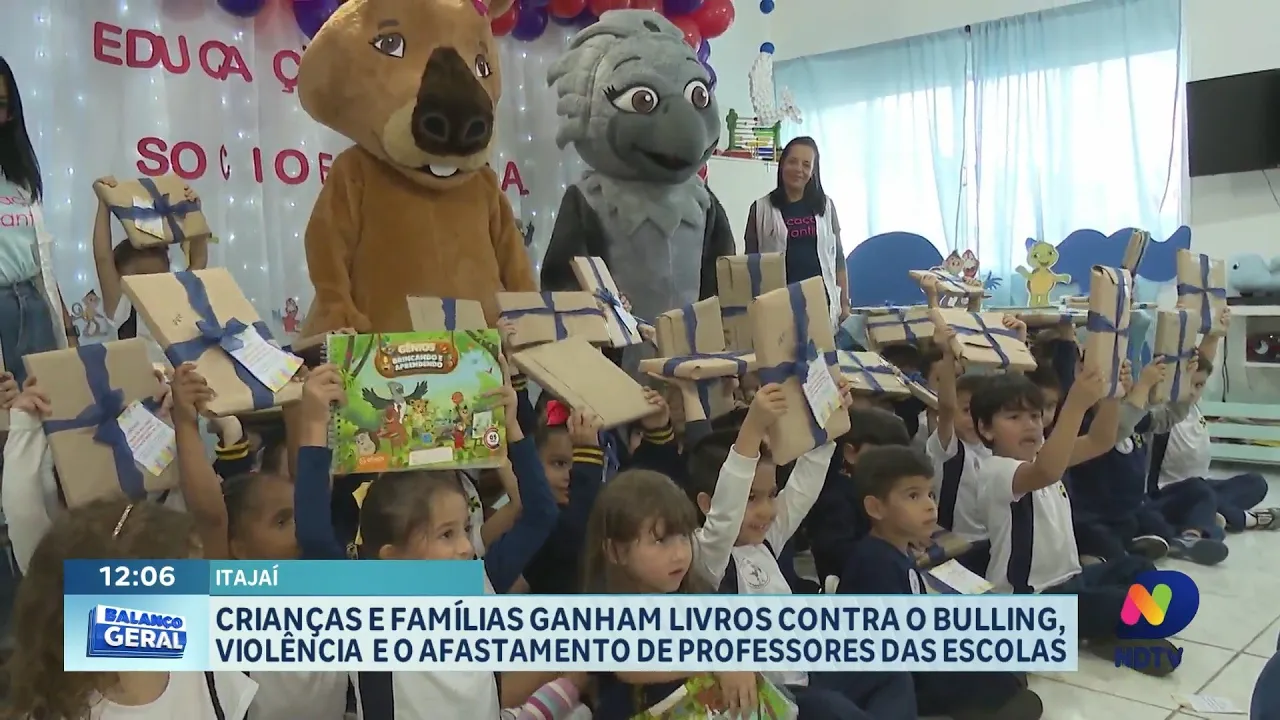 Itajaí distribui livros educativos para combater Bullying e violência