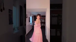 أنا لؤلؤ العين كافرة بأيامي نايا الان نويا تابعوني تصميمي Alan Naya المصممة سموش الشلة 