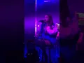 Download Lagu ariana grande goodnight n go live (sweetener sessions nyc)