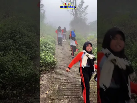 Anak-anak olahraganya naik turun lereng gunung Slamet #shorts