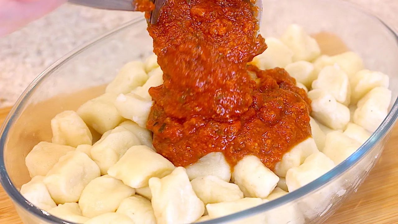 GNOCCHI ABRASILEIRADO DE BANANA DA TERRA E CARNE SECA | Receitas Comentadas
