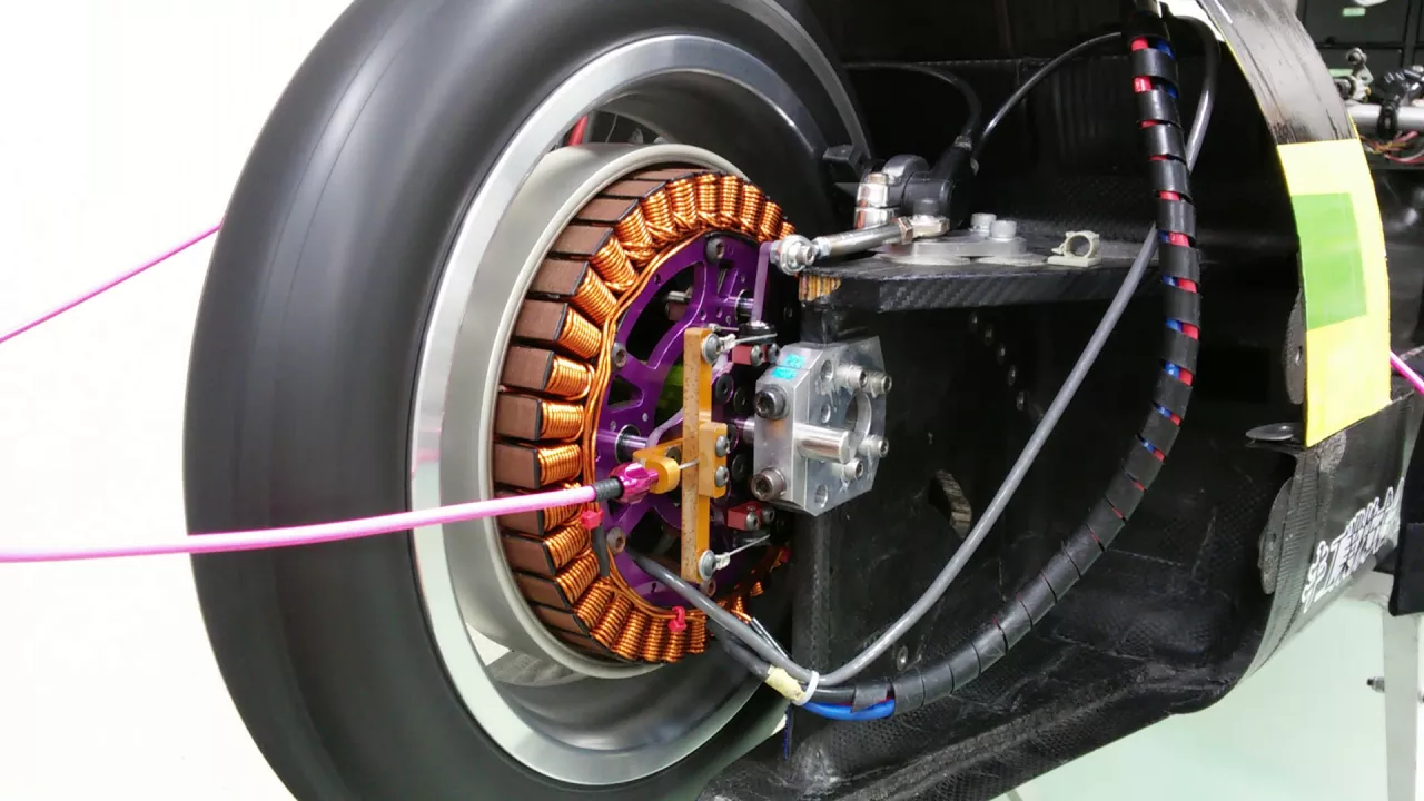 可変界磁 ダイレクトドライブモーター　　variable field magnet motor.