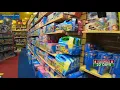 Eric Chilton goes on a Christmas shopping adventure