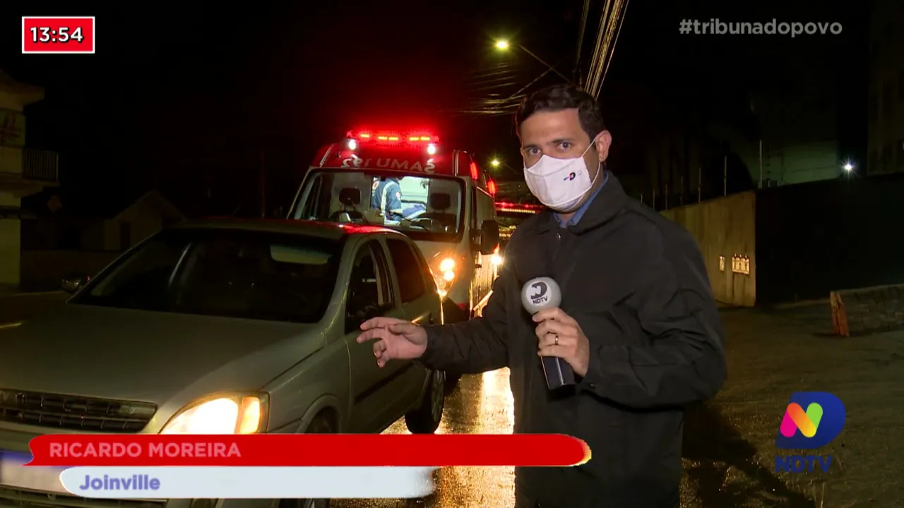 Ciclista atingido por carro ficou ferido e foi levado ao hospital