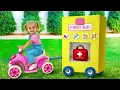 Download Lagu Alice helps friends and saves the toys