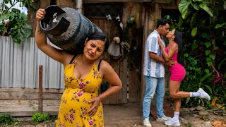 Dejó a su esposa por ser una vendedora de empanadas y ella se volvió millonaria