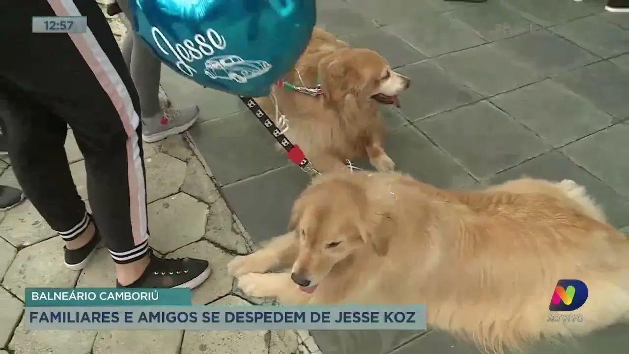 Familiares e amigos se despedem de Jesse Koz em Balneário Camboriú
