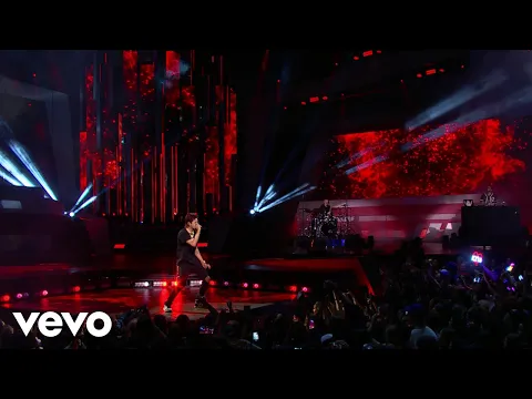 Download MP3 Kris Wu - 18 / Like That / Deserve (Live From iHeartRADIO MMVAs)