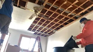 How to remove ceiling tiles