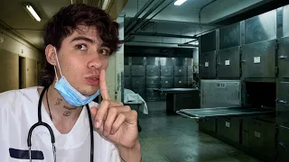 Me hago pasar por Doctor para infiltrarme a la MORGUE ☠️ // Andy