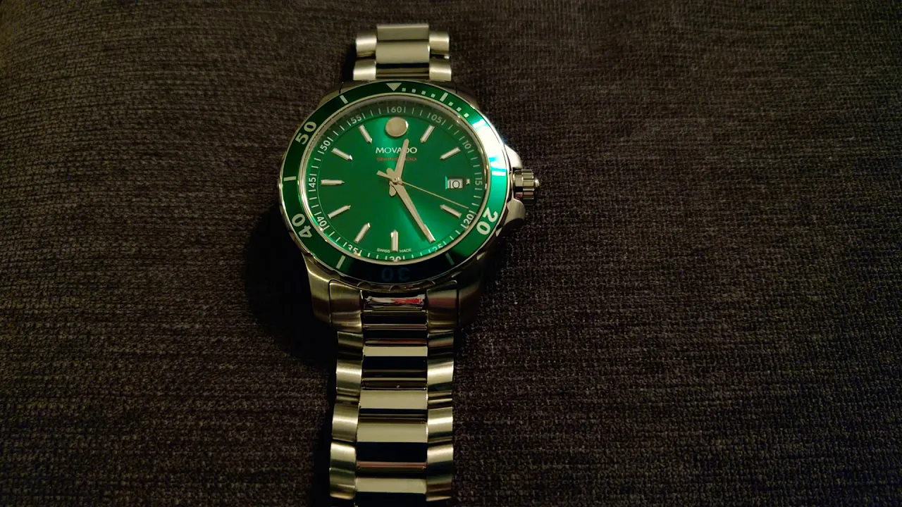 Mã Sản phẩm: 2600096 Thương hiệu: Movado Xuất xứ: Thụy Sỹ Dòng sản phẩm: Series 800 Loại máy: Quartz. 