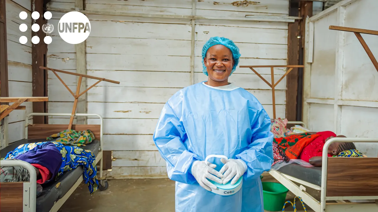 How can women give birth safely in the middle of an Ebola outbreak?