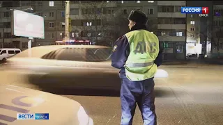 В Омске на пешеходном переходе сбили маму с ребенком