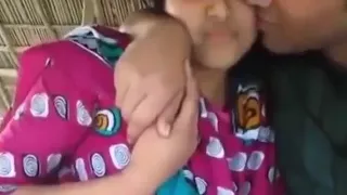 بوس ومص ولحس مع اجمل بنت هندية 