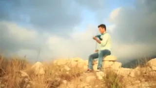 كل القصايد عزف بالكمان 