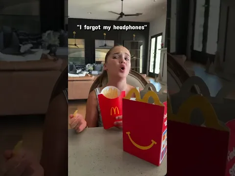 Wait she's low key good. #viral #sister #funny #momlife