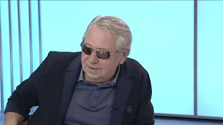 Бывший руководитель Омской студии телевидения Александр Кулинич на записи программы забыл (перепутал) отчество Полежаева