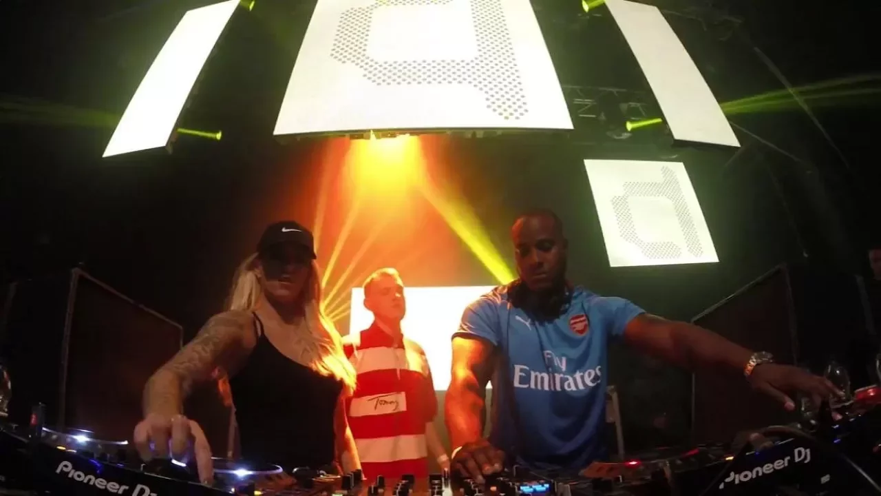 TQD LONDON MIX 2017 (UK GARAGE / BASSLINE)