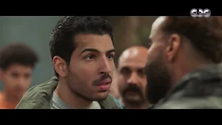 مسلسل محارب حارة كلها رجالة باع أخوه اللي من دمه عشان باكو فلوس بس أهل الحارة مسكوه وضربوه 