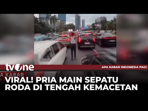 Viral Aksi Main Sepatu Roda di Kemacetan Jakarta