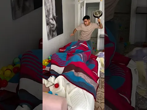 Vio que su cama se movía sola… y no esperaba encontrar ESTO debajo 😱