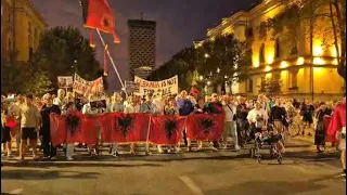 “Qeveri e krimit” - Dita e 97 e protestës, protestuesit marshojnë drejt Kryeministrisë