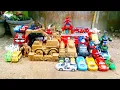 Download Lagu Membersihkan Mainan Berlumpur EXCAVATOR..Bermain Mobil Polisi,Bus Tayo,Kereta Thomas,Mobil Balap..