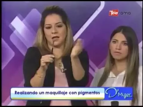 Realizando un maquillaje con pigmentos