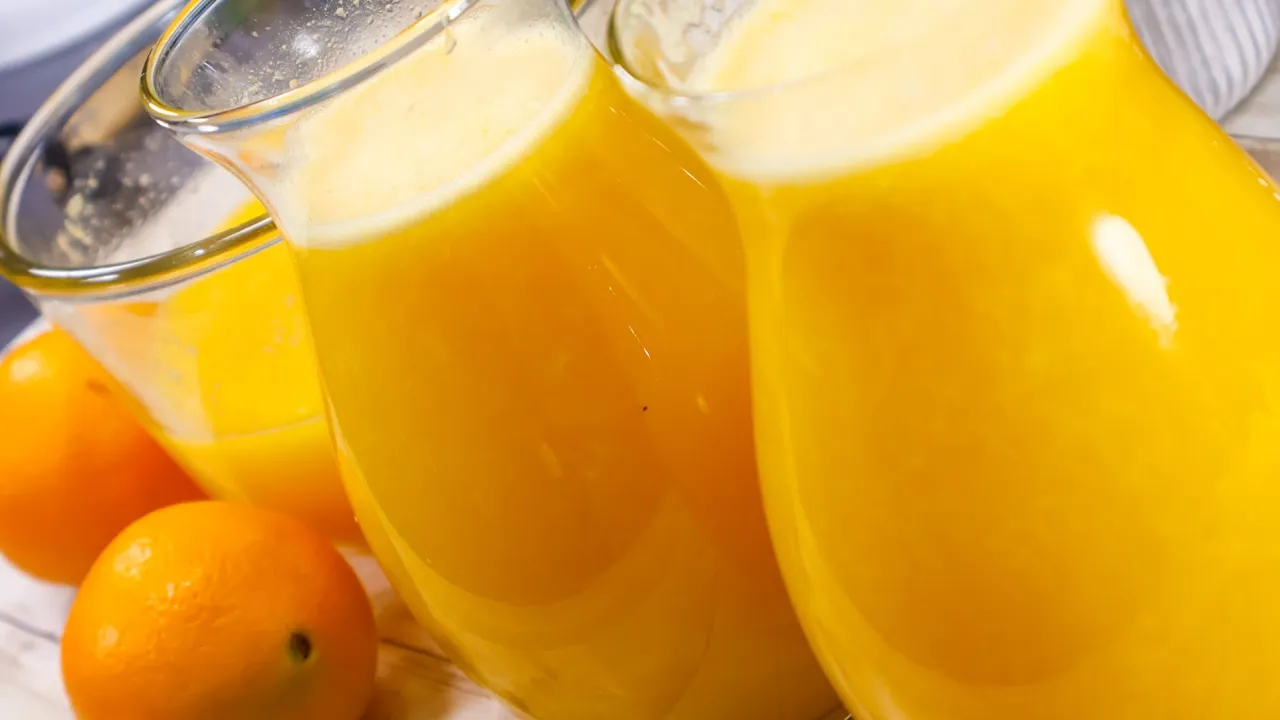 Orange Juice with a Juicer   How to make Orange Juice at Home