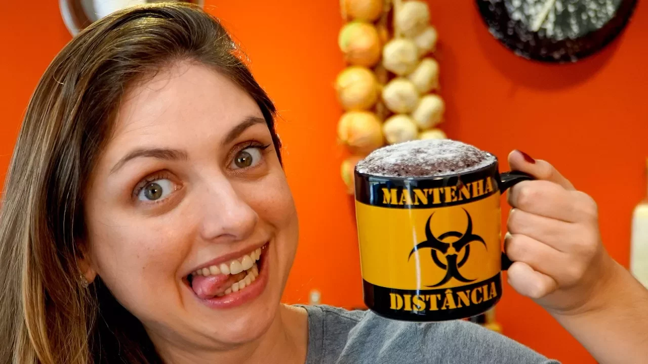 Como Fazer Bolo de Caneca de Chocolate (DELICIOSO!). 