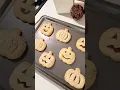 Download Lagu Mini Pumpkin Hand Pies 🎃 halloween baking 🥧 #fallbaking #baking #halloween #pie #pumpkin