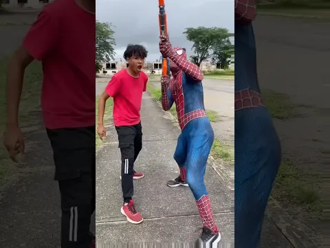 CORRAN TODOS VIENEN LOS SUPERHÉROES SPIDERMAN