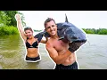 NOODLING Giant Catfish w HANNAH BARRON Catch N Cook