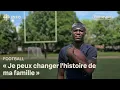 Download Lagu À peine sorti du séminaire, il a les yeux fixés sur la NFL