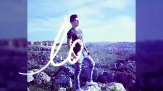 فبدأت رواياتي الاولى بالحب عيوني مشغولة شوفو الوصف 