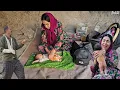 Download Lagu A woman fleeing with a baby born in the heart of the mountains