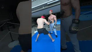 ENALDINHO X O HOMEM MAIS FORTE DO MUNDO NO BOXE! #shorts