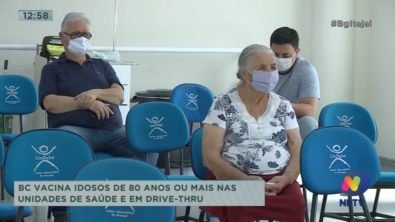 Balneário Camboriú vacina idosos de 80 anos ou mais nas unidades de saúde em drive-thru