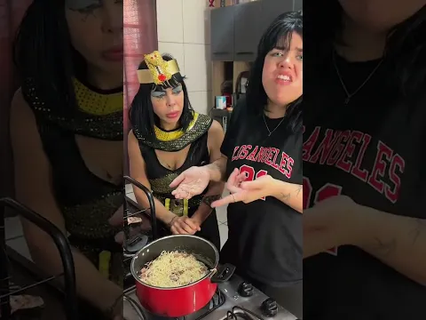 Lavando macarrão