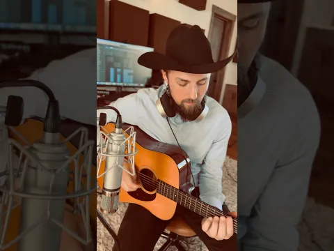 Записываю гитары для новой песни.