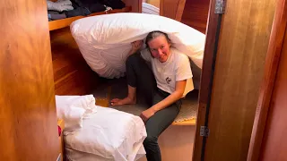 Making the Bed on a Sailboat SUCKS! #ourladydefiant #liveaboardlife #sailboat #boat