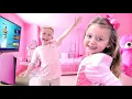 Download Lagu Ivy wants EVERYTHING in ONE COLOR... PINK!
